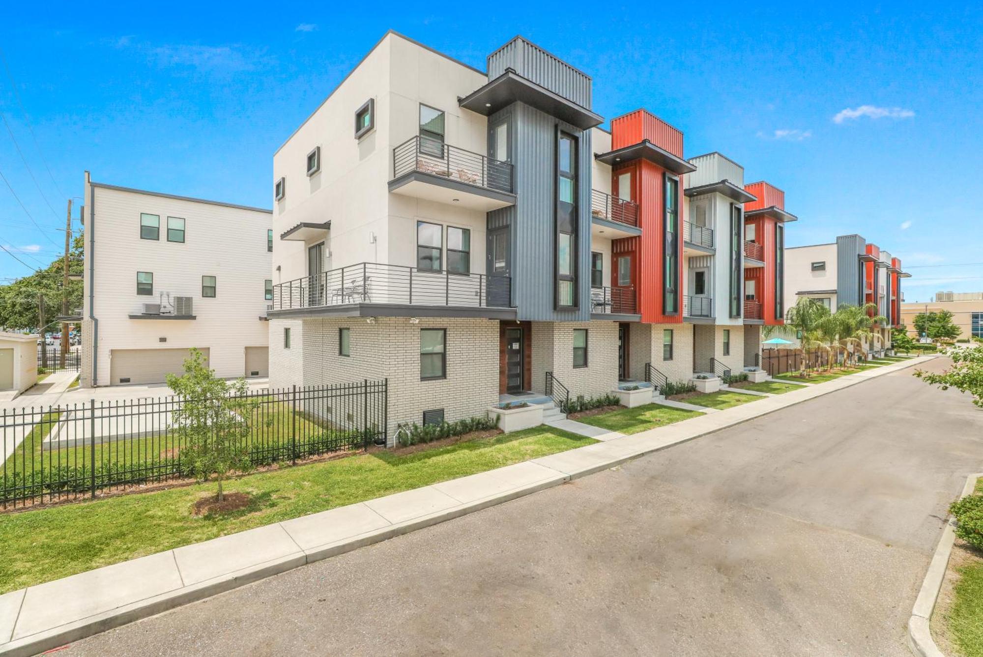 Private Townhouse In A Secure Location Villa New Orleans Exterior photo