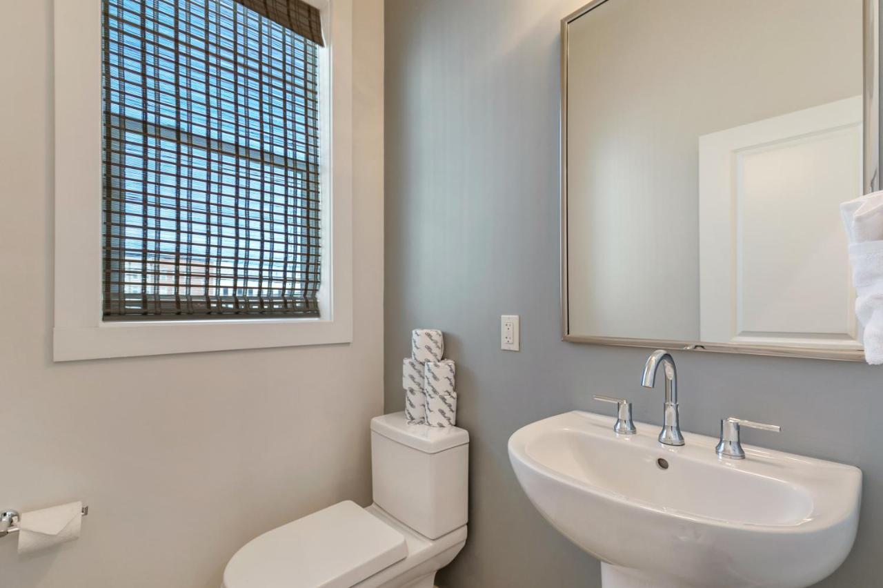 Private Townhouse In A Secure Location Villa New Orleans Exterior photo